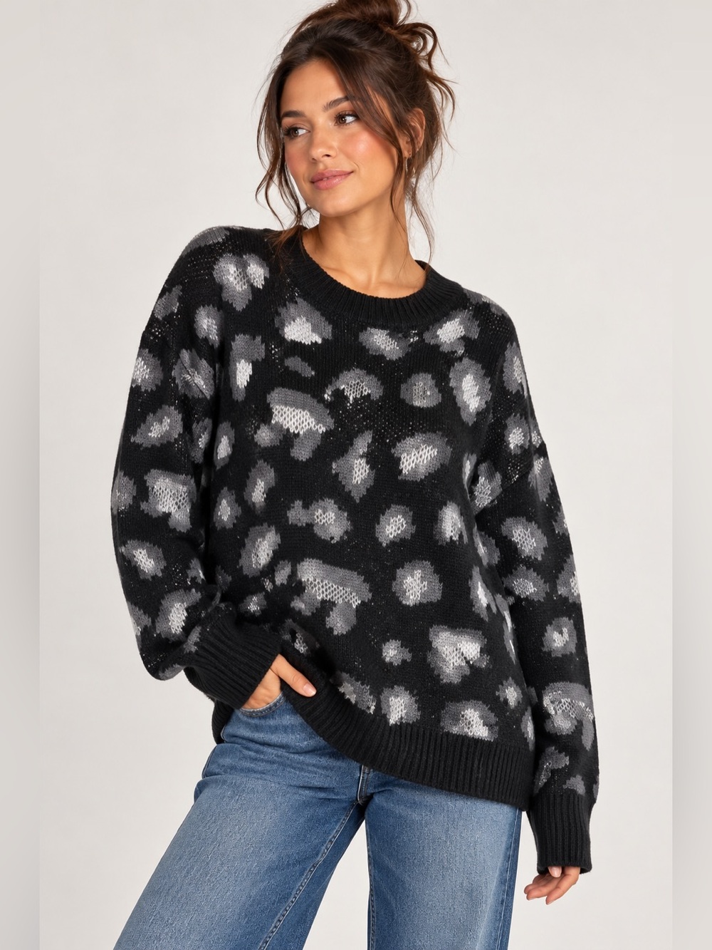 Kendall and Kylie leopard black and metallic silver sweater new w tags! Size Xl